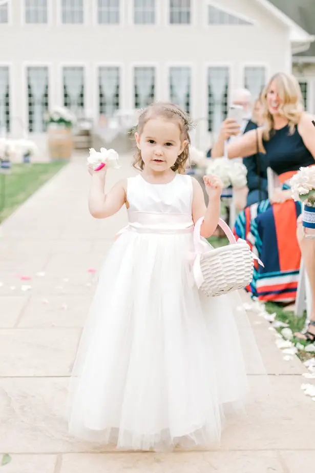 Flower girl dress - Photography: Lauren Westra