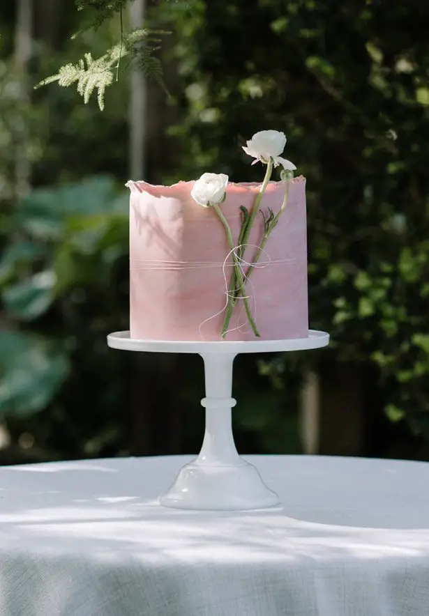 Botanical inspired wedding cake - Rebecca Goddar Photography