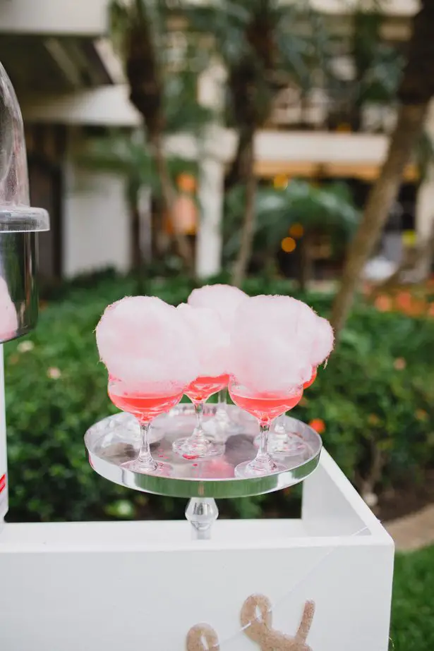 Valentines Day Wedding Ideas - 002. Vanessa Hicks Photography - Vida Chic Events - Hilton Waikiki Beach - @lovepuffhawaii