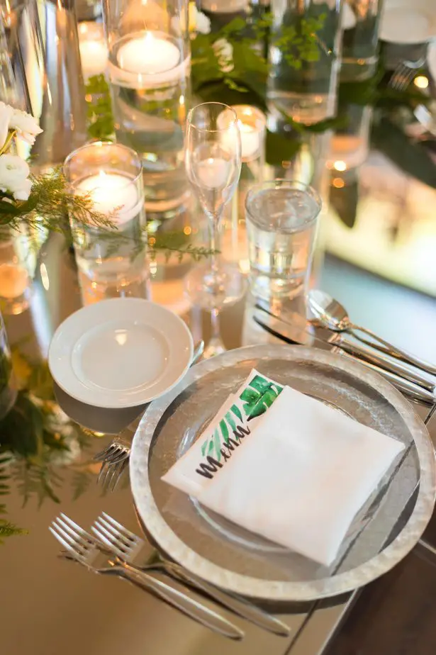 tropical wedding place setting - Studio EMP