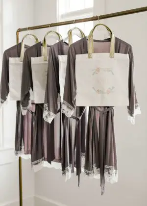 Bridesmaid robes - Photography: The Mallorys