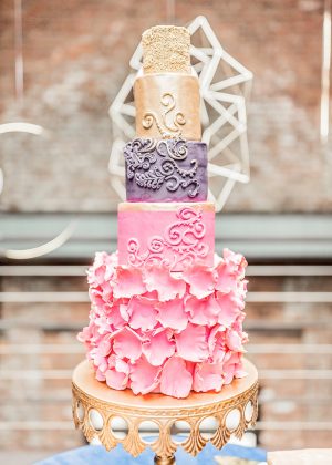 Pink and gold vintage wedding cake - Photography: Sarah Casile Weddings