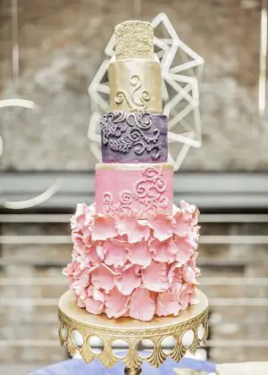 sophisticated wedding cake - Sarah Casile Weddings