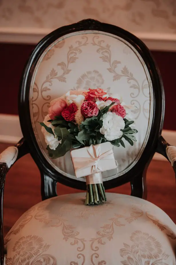 sophisticated wedding bouquet - Kelli Wilke Photography