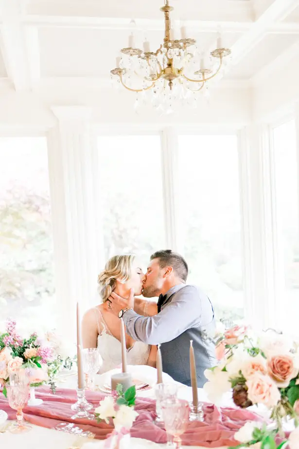 Romantic wedding photo - Mallory McClure Photography - Mallory McClure Photography