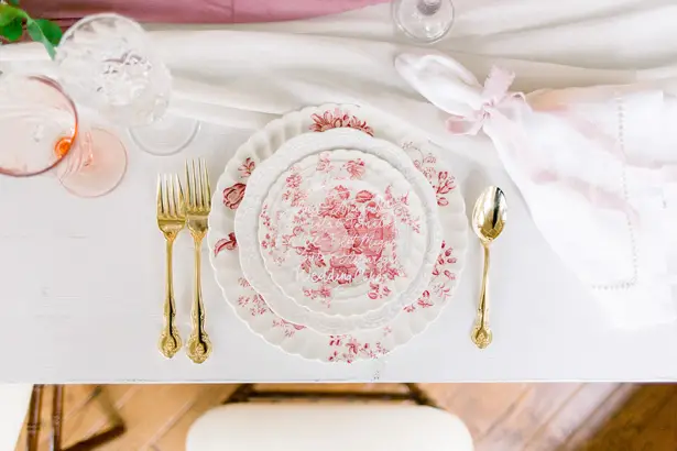 Wedding place setting - Mallory McClure Photography