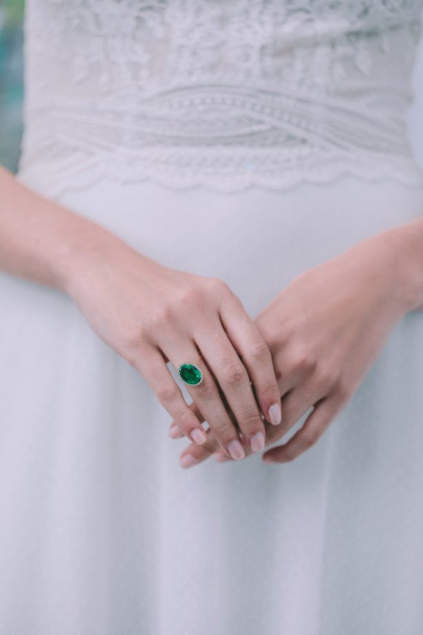 Emerald green and yellow gold engagement ring - George Pahountis Photographer