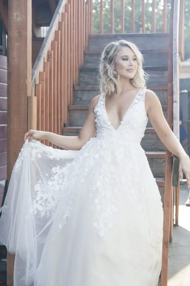 Ball gown sleeveless wedding dress - Photography: Szu Designs, Inc 