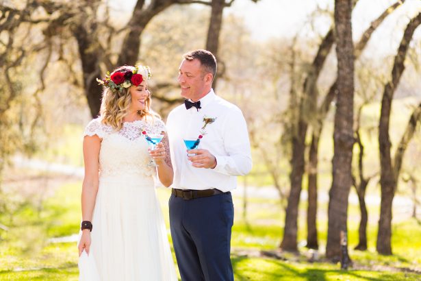 Romantic wedding photo - Holley Elizabeth Photography