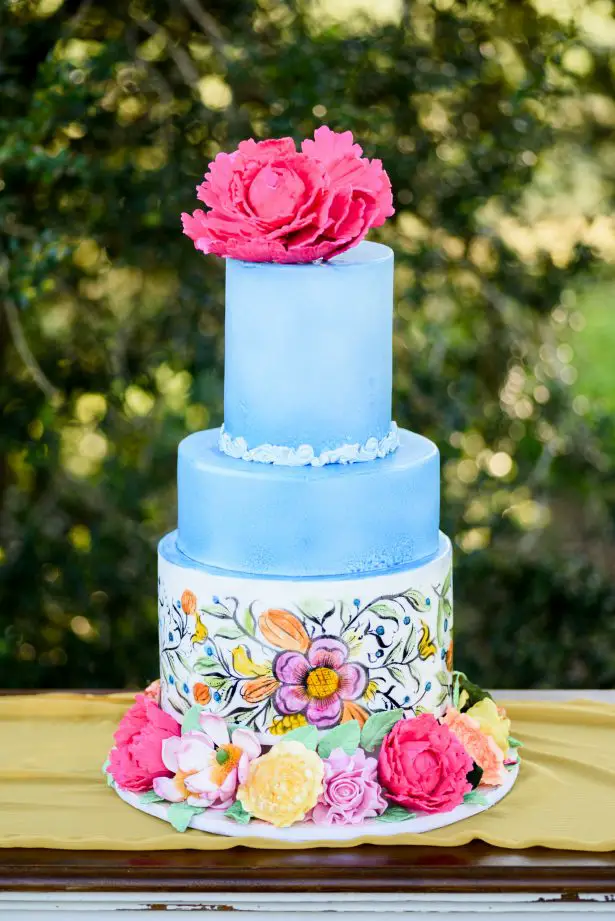 Bright and Colorful Wedding Cake - Photography: Michelle Lynn Weddings