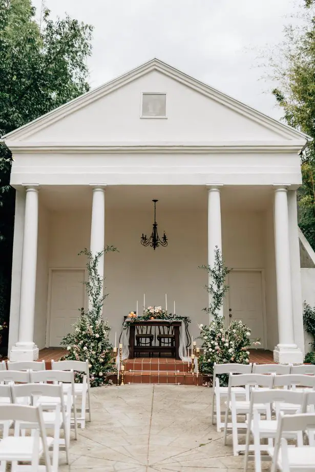 Organic ceremony wedding decor - Amanda Meg Photography