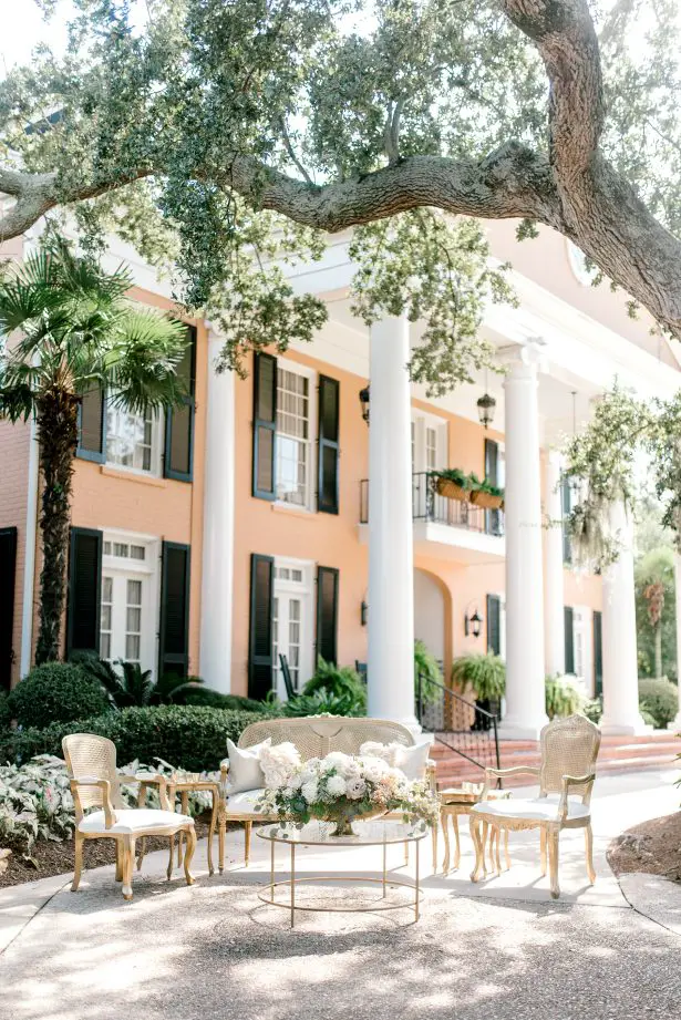 Classy Southern Romance Wedding decor - Photography: Hi Volt Studios