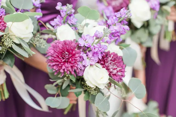 Purple wedding bouquets - Photography: The Hendricks 
