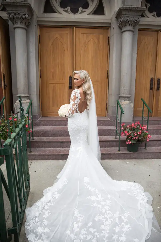 Sophisticated Bride with mermaid wedding dress - Rafal Ostrowski Photography