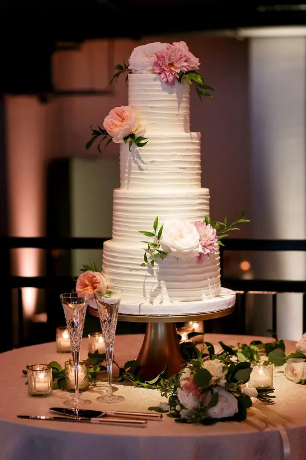 Wedding cake - Jenny DeMarco Photography