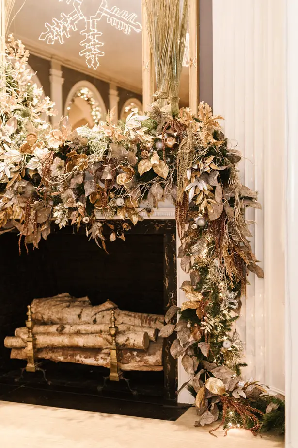 Elegant Winter Wedding Decor With Holiday-Inspired Details - Urban Row Photography
