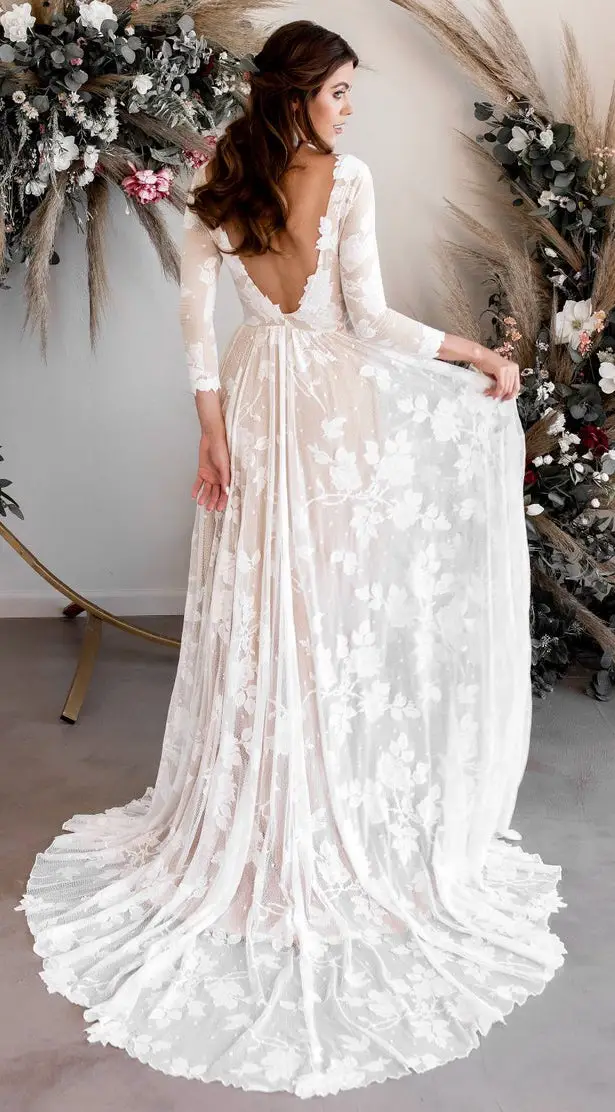 20 Vintage Wedding Dresses with Bohemian Flair - Belle The Magazine