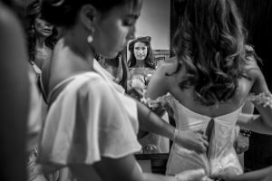 Bride getting ready for the wedding - Photography: Vincent Zasil