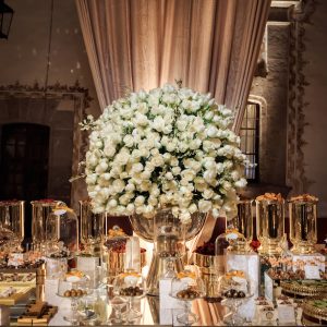 Luxury wedding dessert table - Photography: Vincent Zasil
