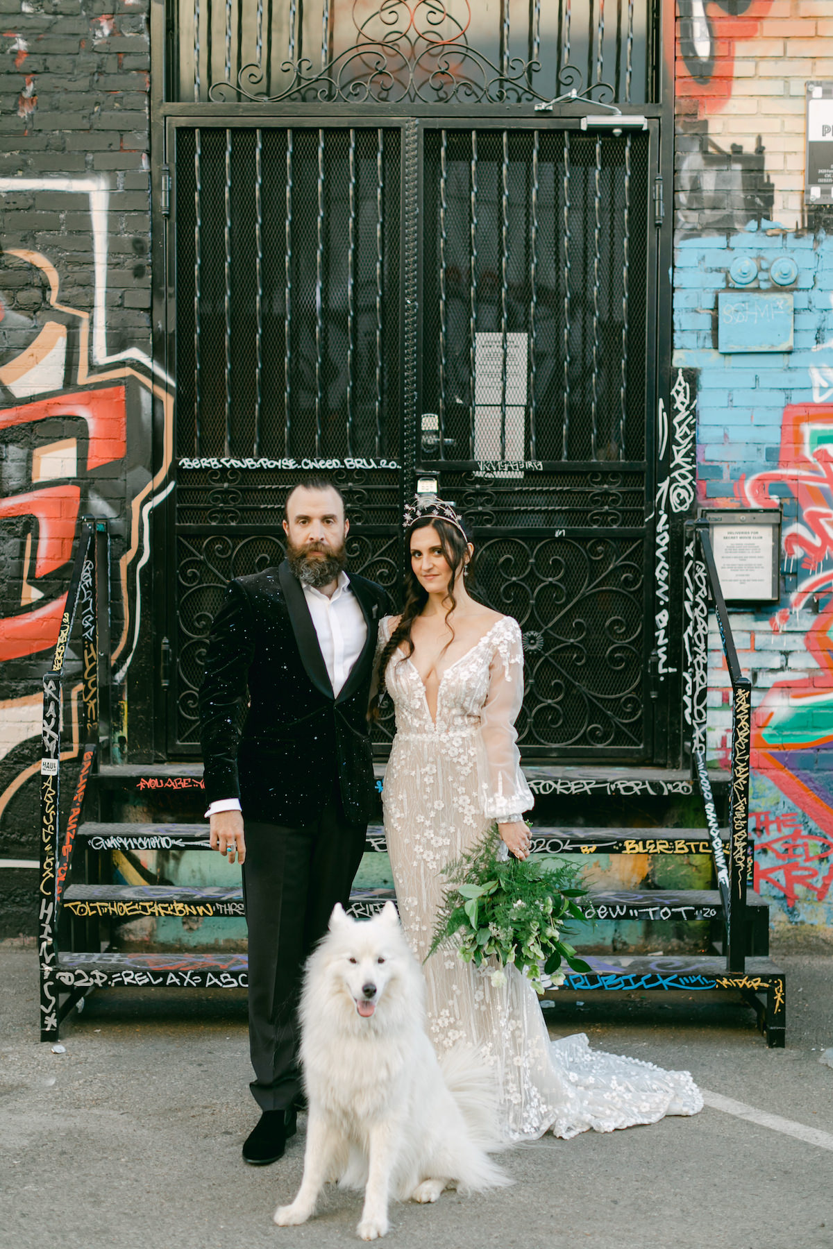 Urban wedding photo idea - Lily Tapia Photography