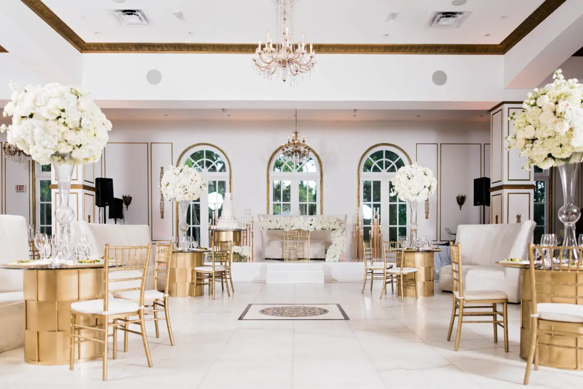 White and gold glamorous ballroom wedding - Photography: Pharris Photos