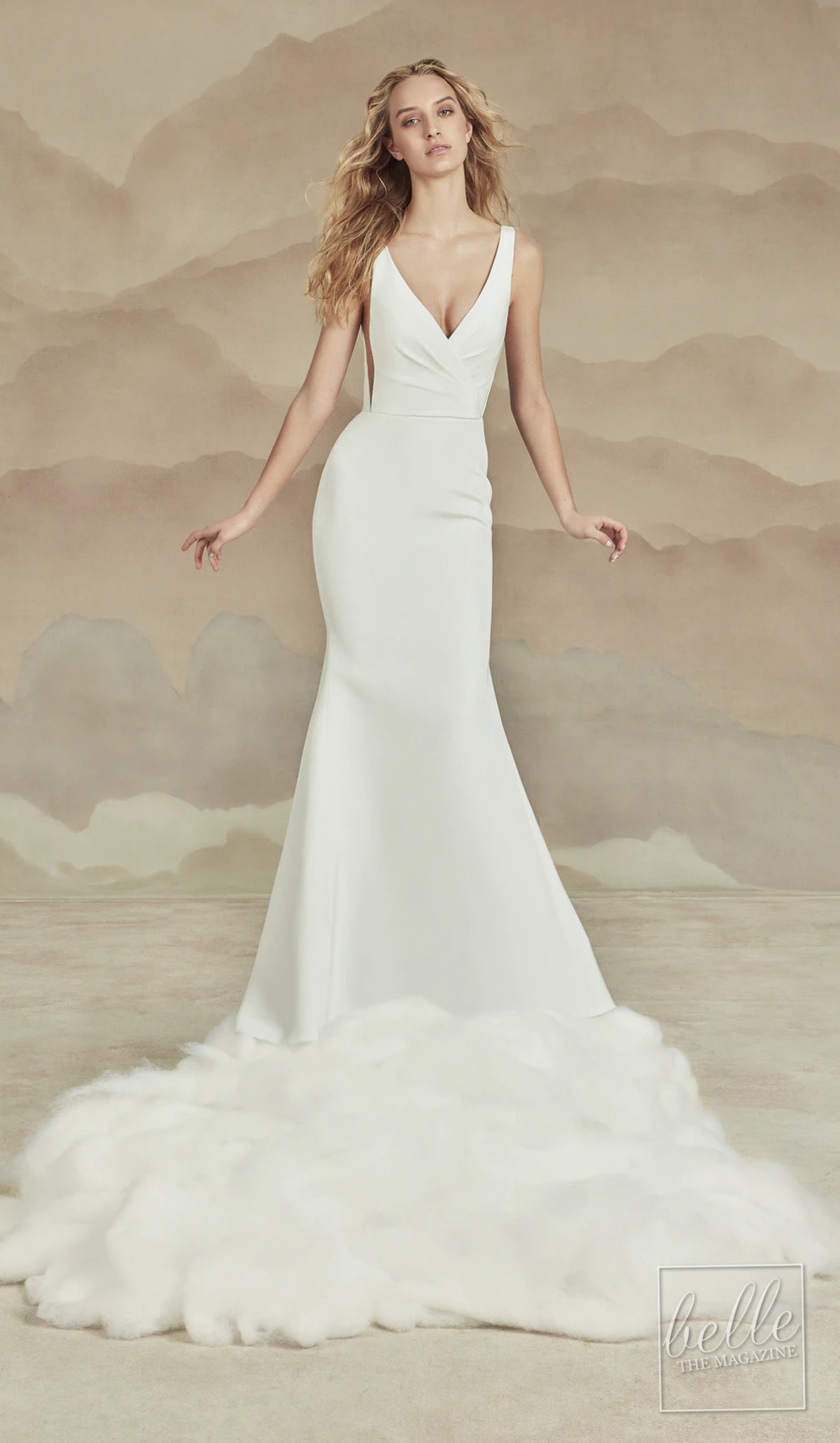 Wedding dress trends 2021 - Minimalist gown - INES DI SANTO ELEN