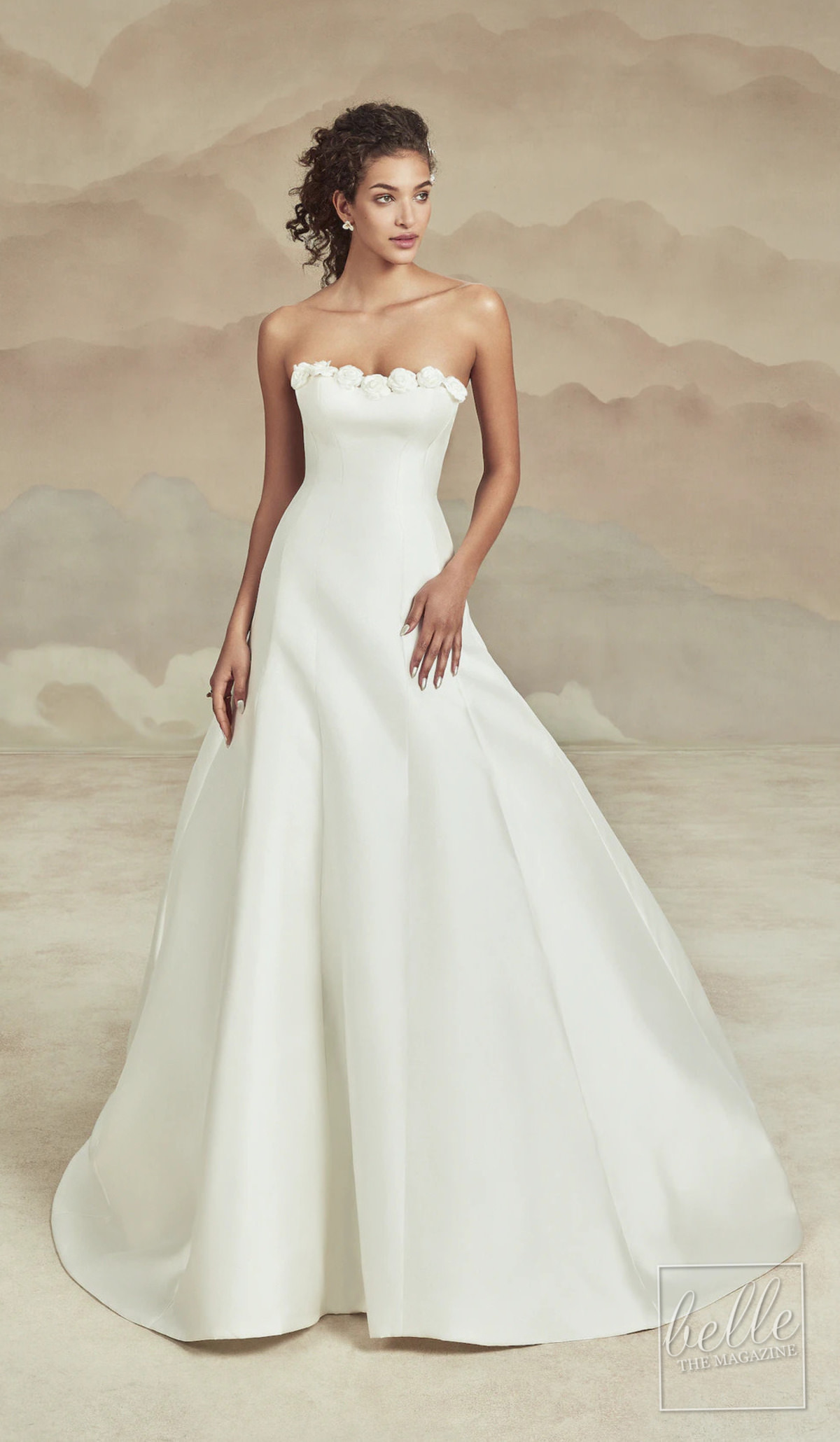 Wedding dress trends 2021 - Minimalist gown - INES DI SANTO ZIVA