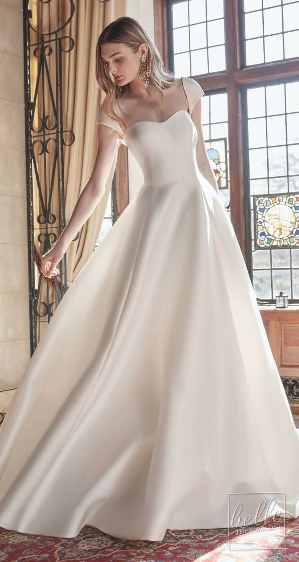 Wedding dress trends 2021 - Minimalist gown - Sareh Nouri Spring 2022 the enchantment collection