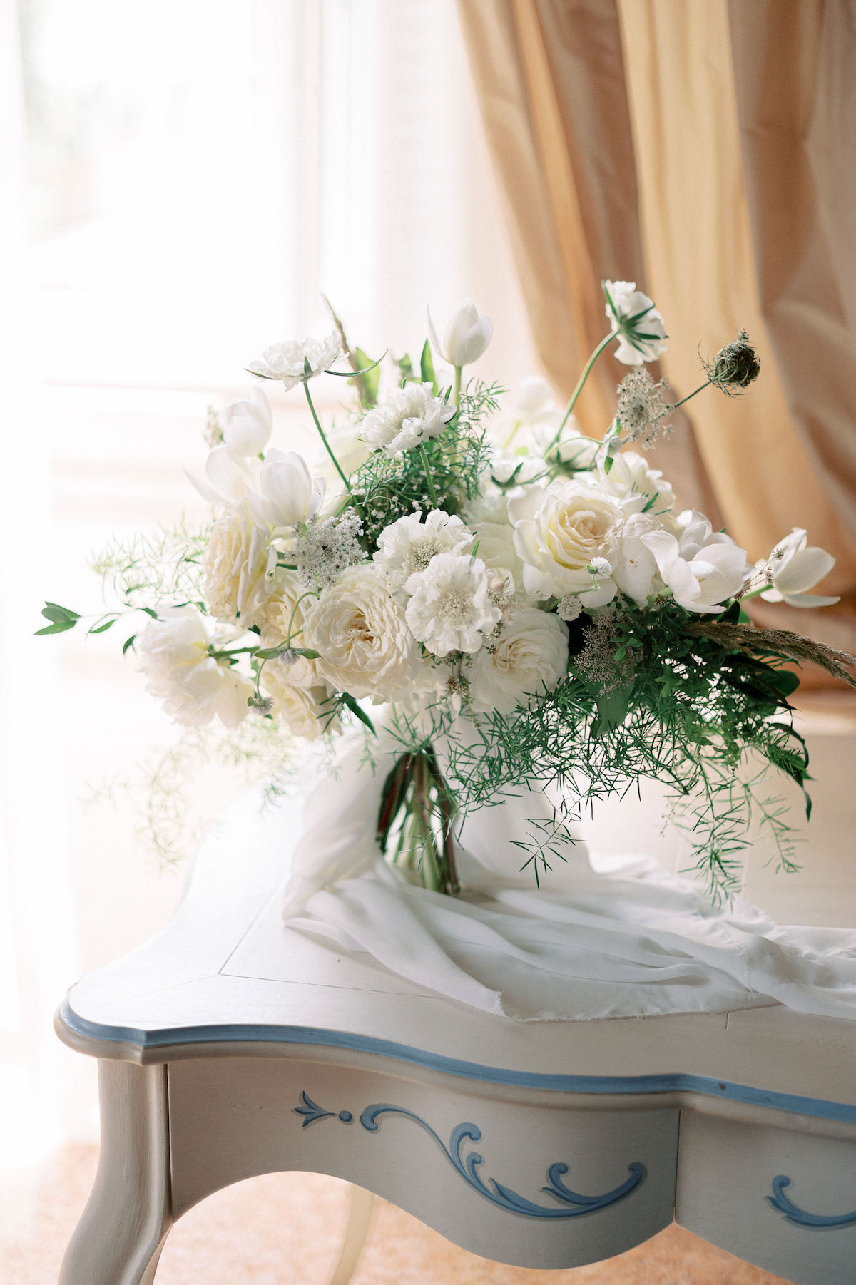 Elegant wedding bouquet - Linda Nari Photography