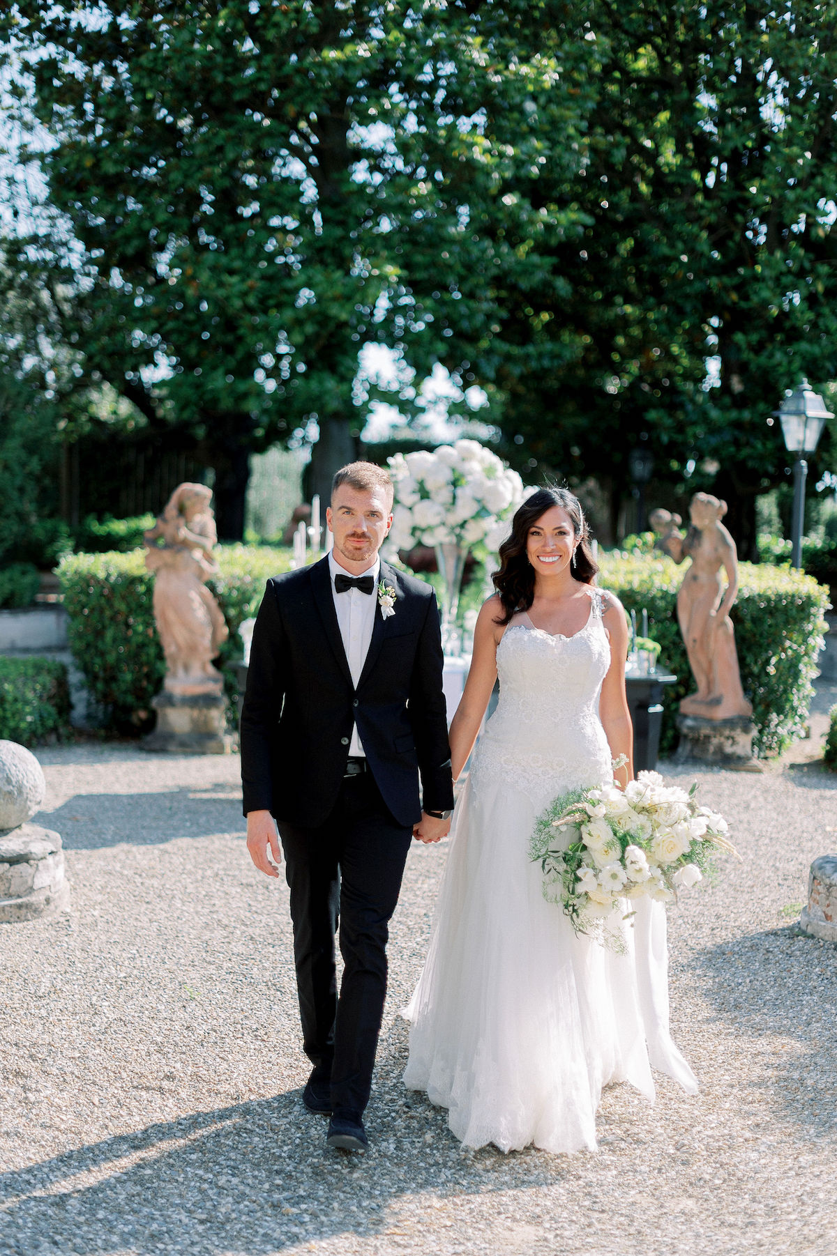 Elegant Wedding Theme with Beautiful Lush Details - Belle The Magazine