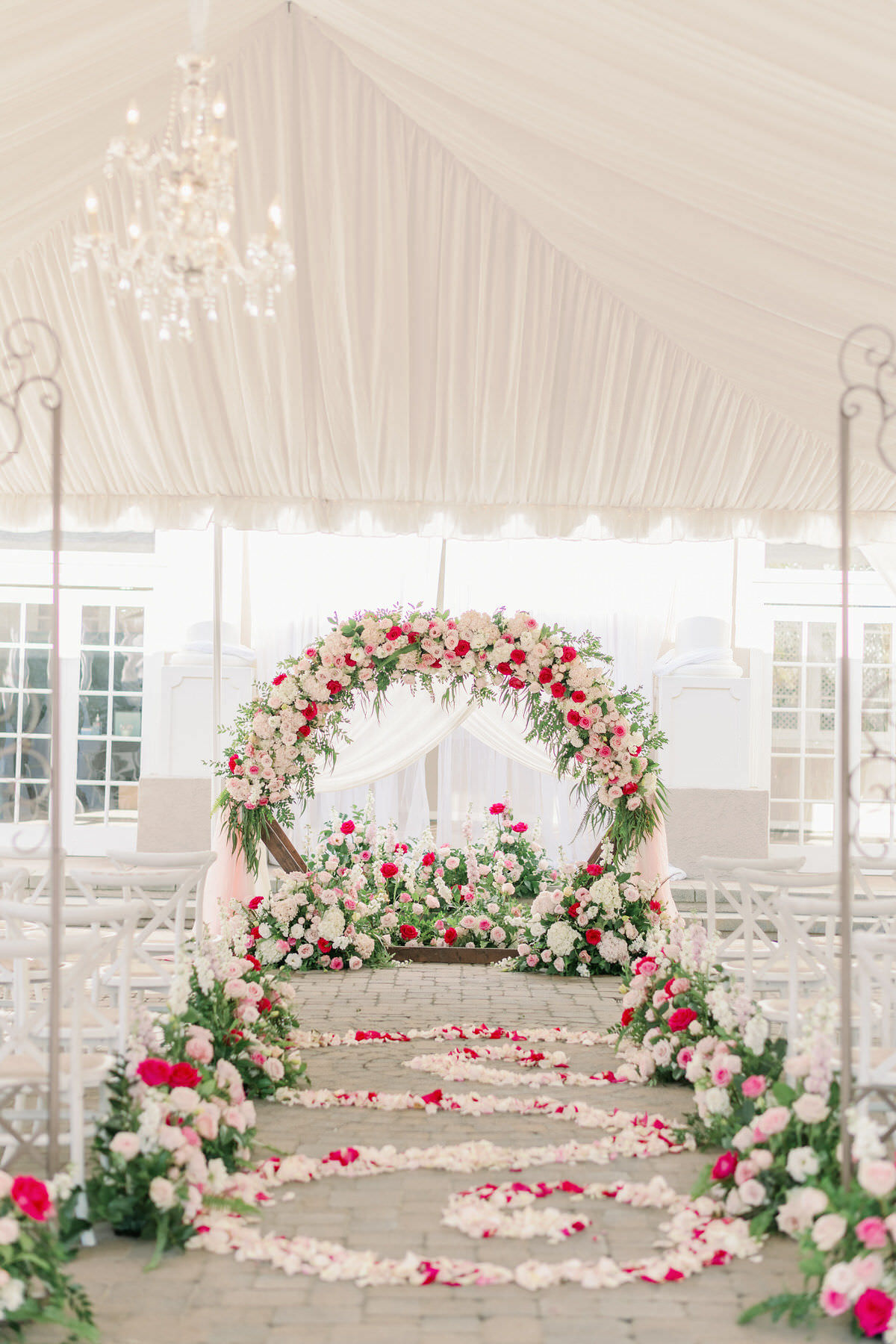 Wedding ceremony floral decorations - Peony Park Photography