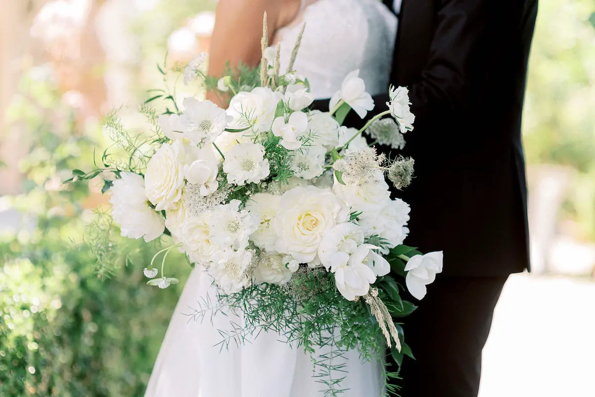 White Wedding Bouquet - Linda Nari Photography