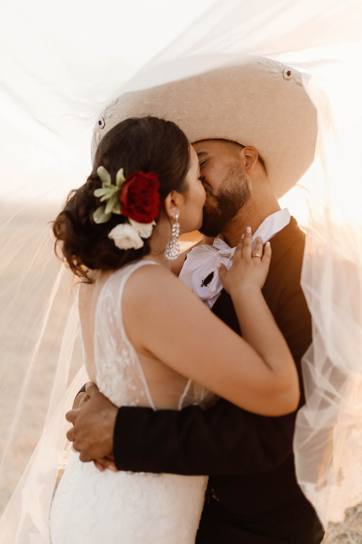 Romantic Mexican Wedding Photo - Rocio Rivera Photography