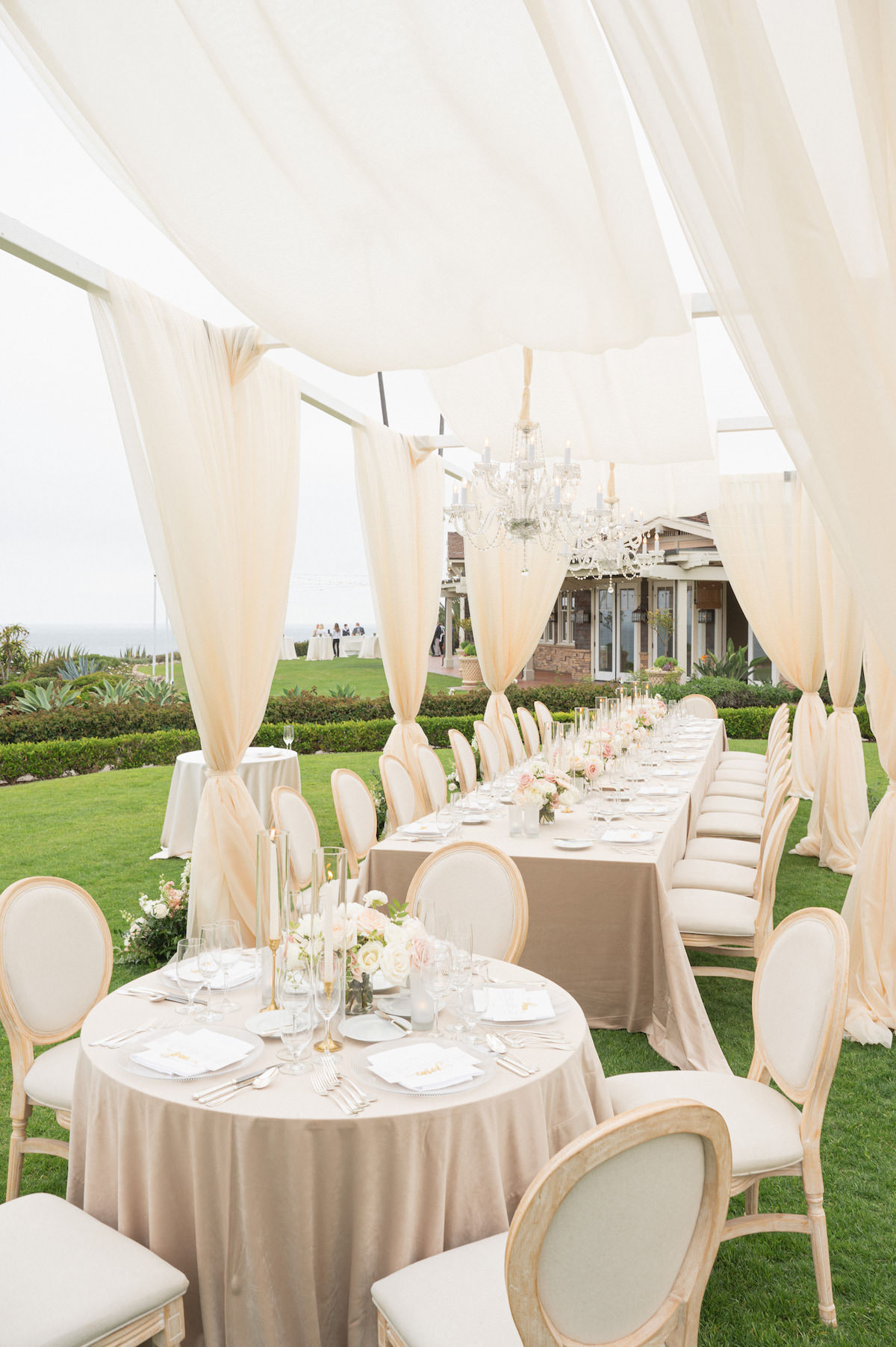 Beutiful and ELegant Outdoor Wedding Reception - De LA Planning