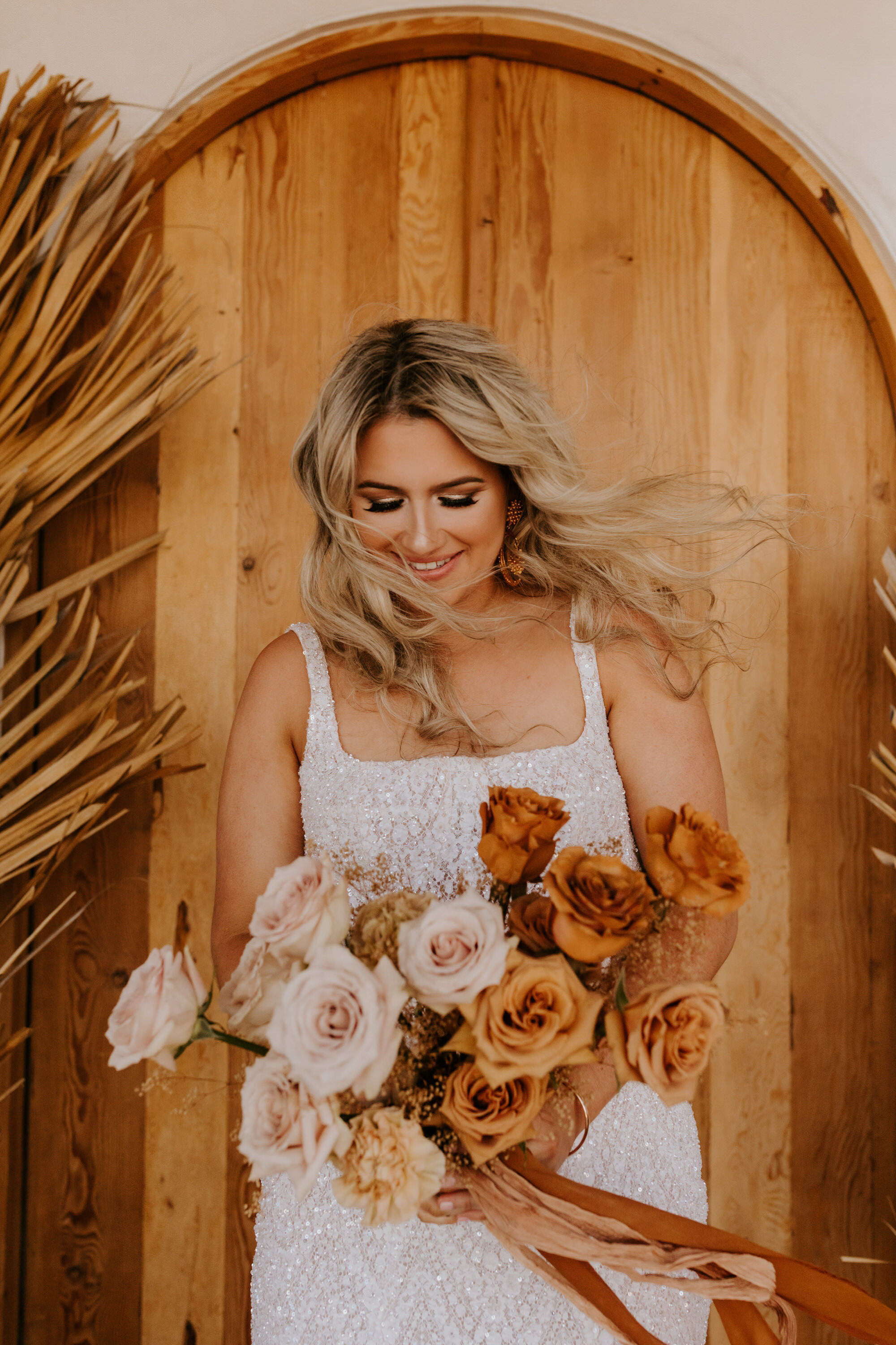 Bronze Copper Wedding bouquet for the modern boho bride - Photography: Tida Svy