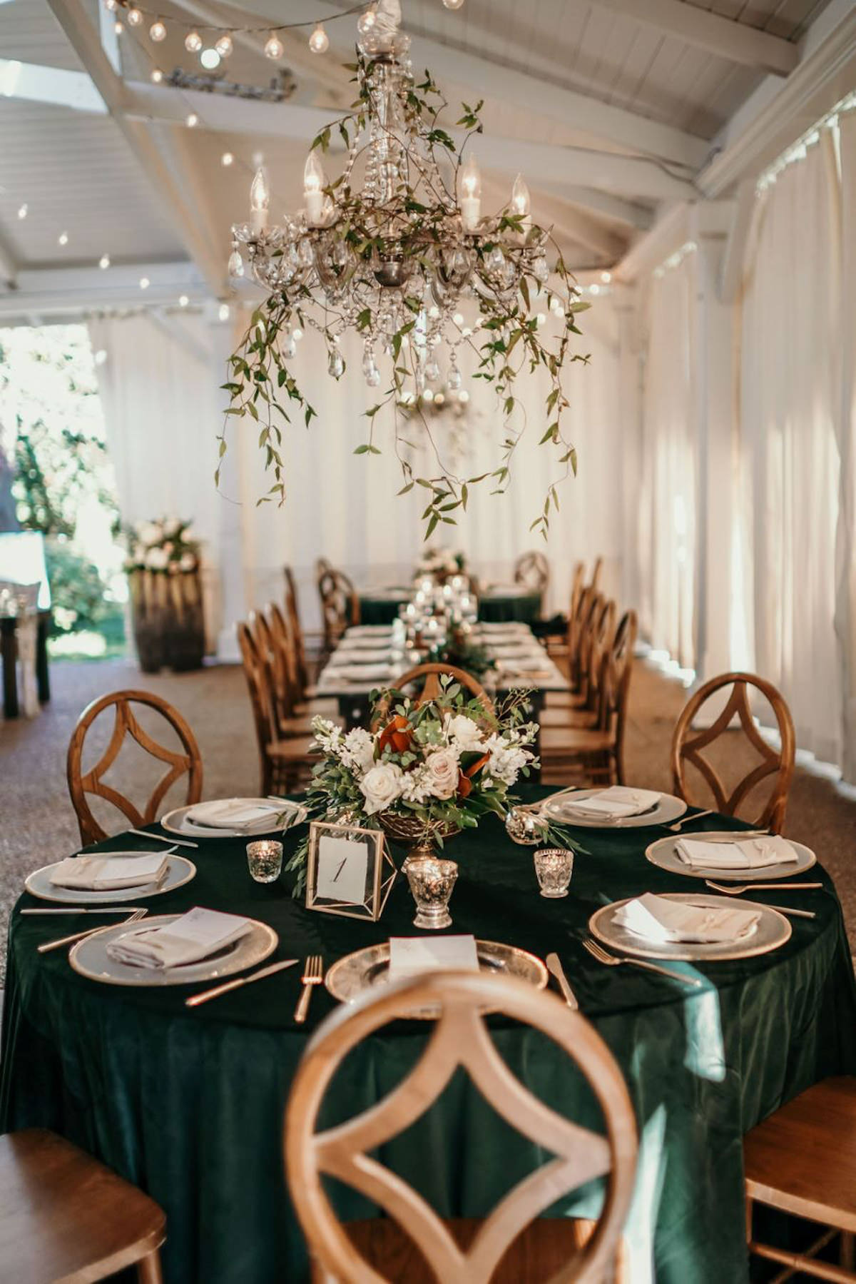 Emerald Green wedding reception decor - fall wedding colors - Photography: Glenai Gilbert