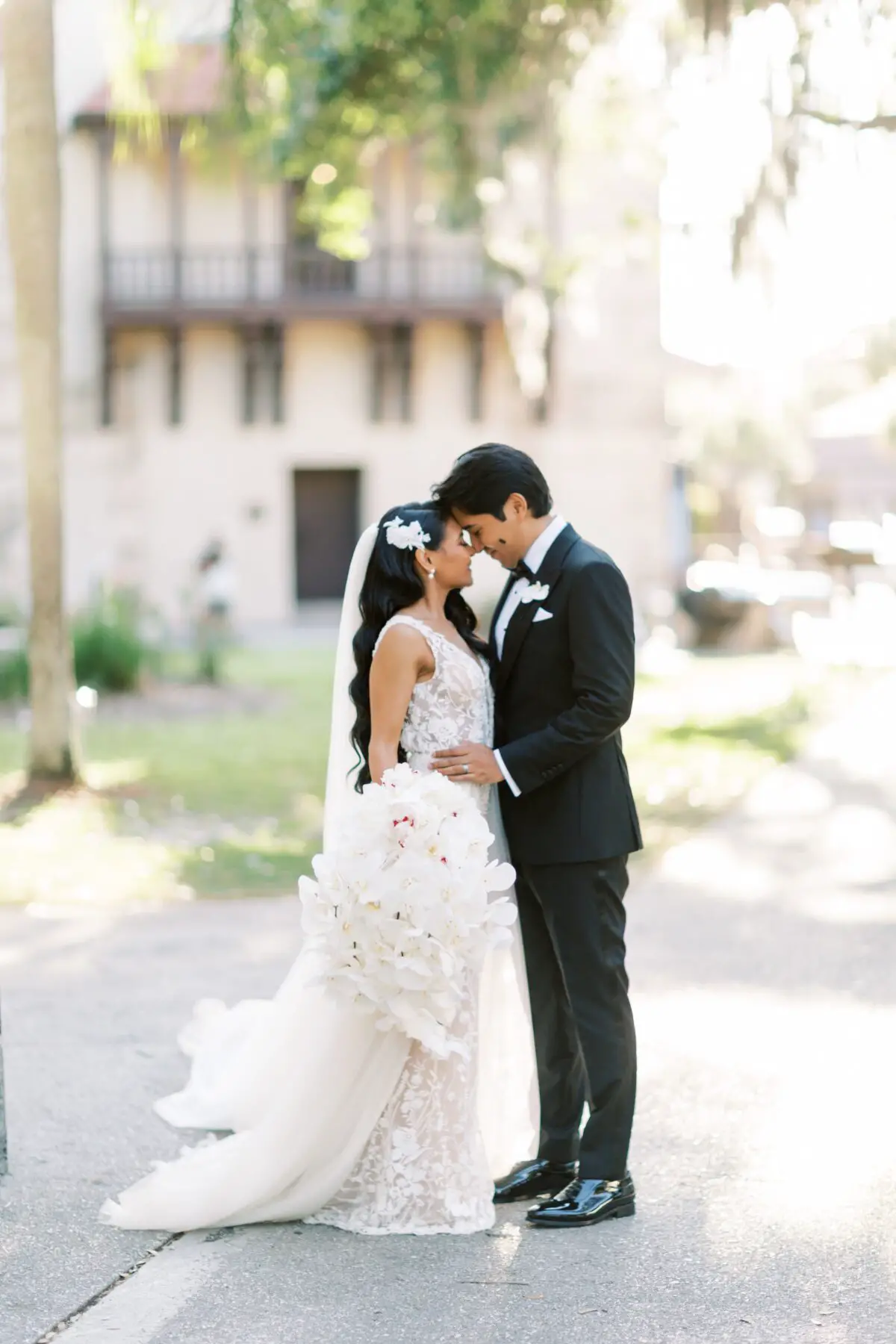 Hispanic Romantic wedding photo - Photography: Brooke Images
