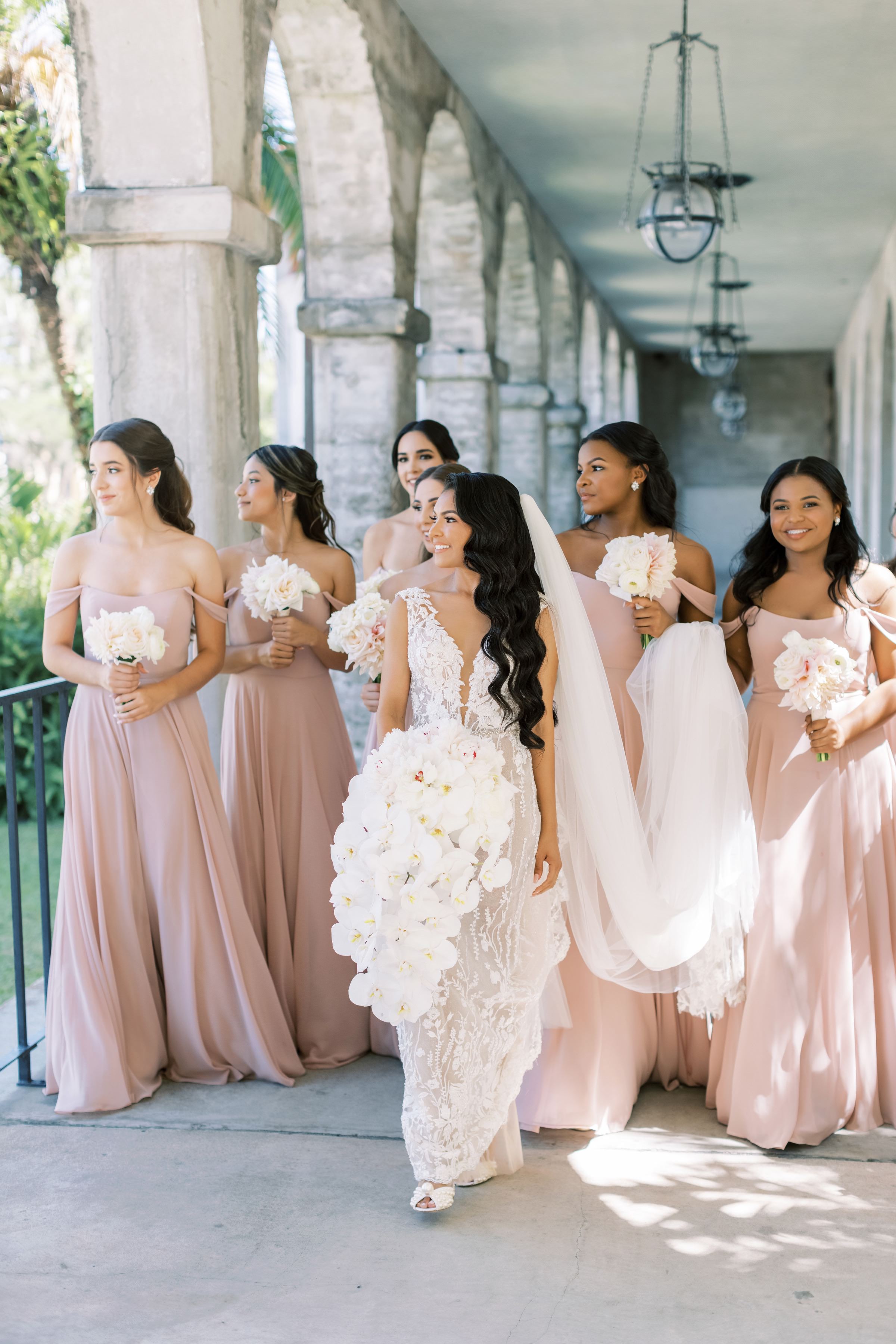Latinx bridesmaids - Photography: Brooke Images