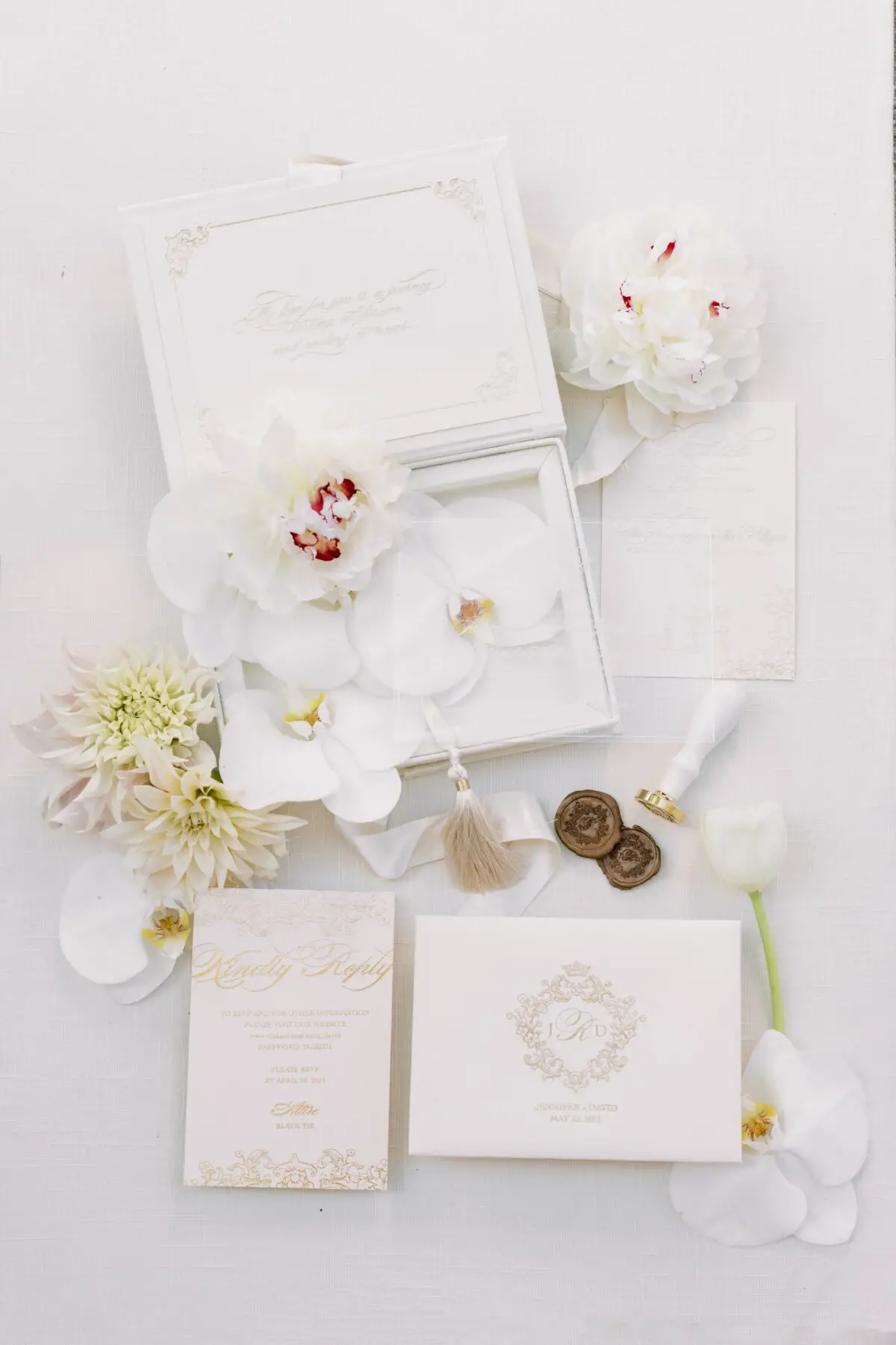 Luxury wedding invitation suite with acrylic stationery on a box - Photography: Brooke Images