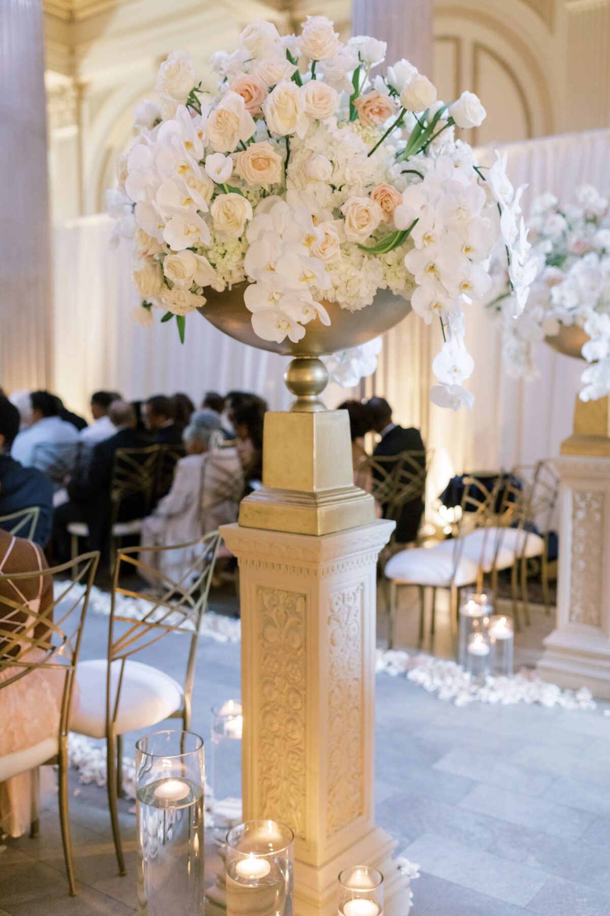 wedding ceremony flowers - Photography: Brooke Images
