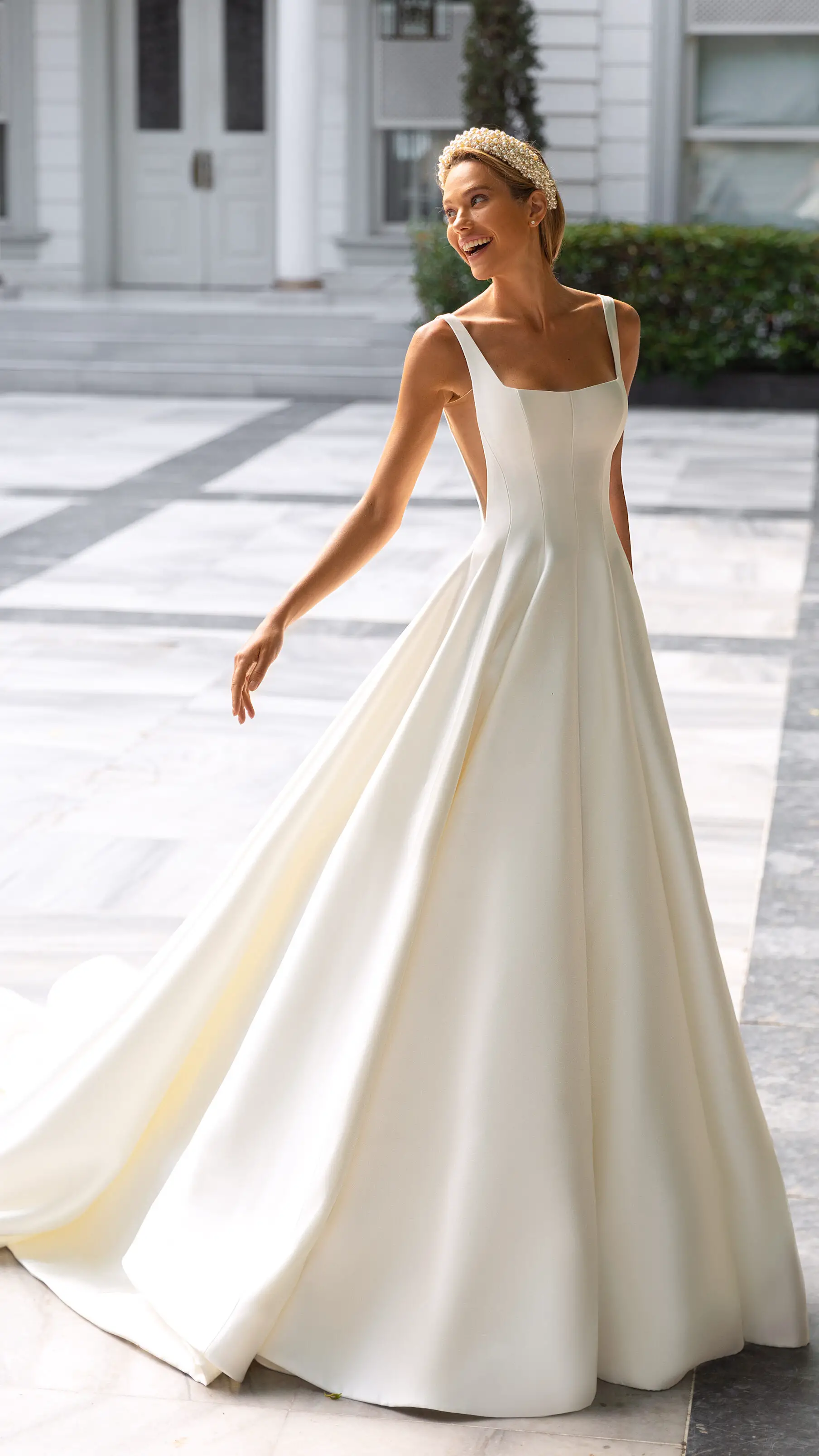 Daria Karlozi Wedding Dresses 2022 - Style: ALYSEE