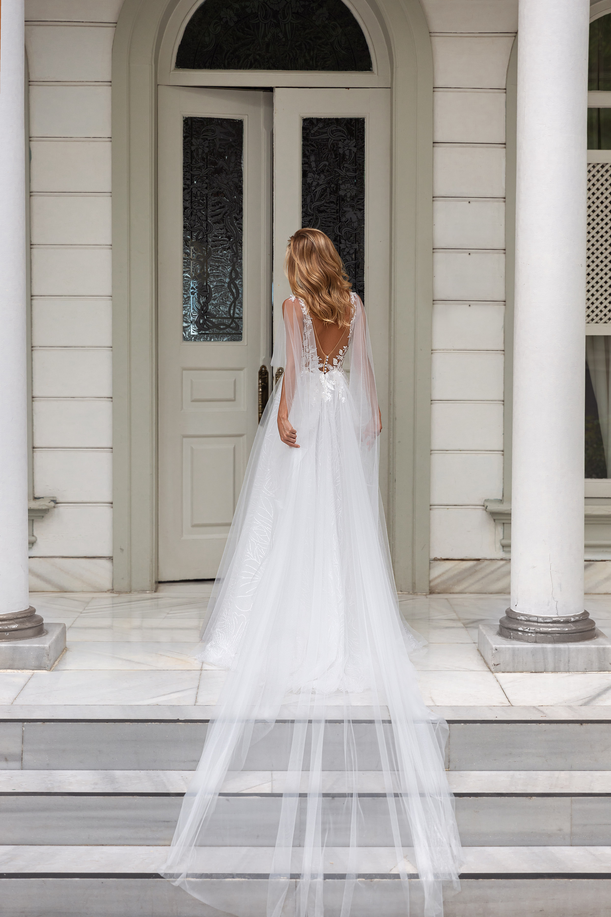 Daria Karlozi Wedding Dresses 2022 - Belle The Magazine