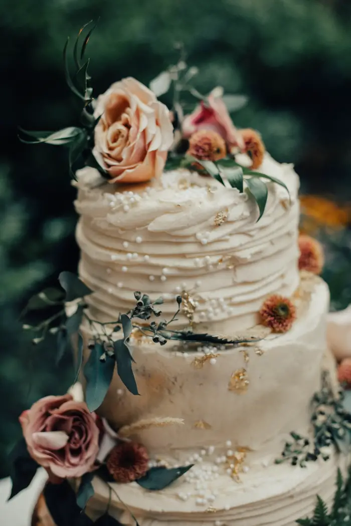 2022 Wedding Trend Pearl Cake Design - Photography: Nomad by NK