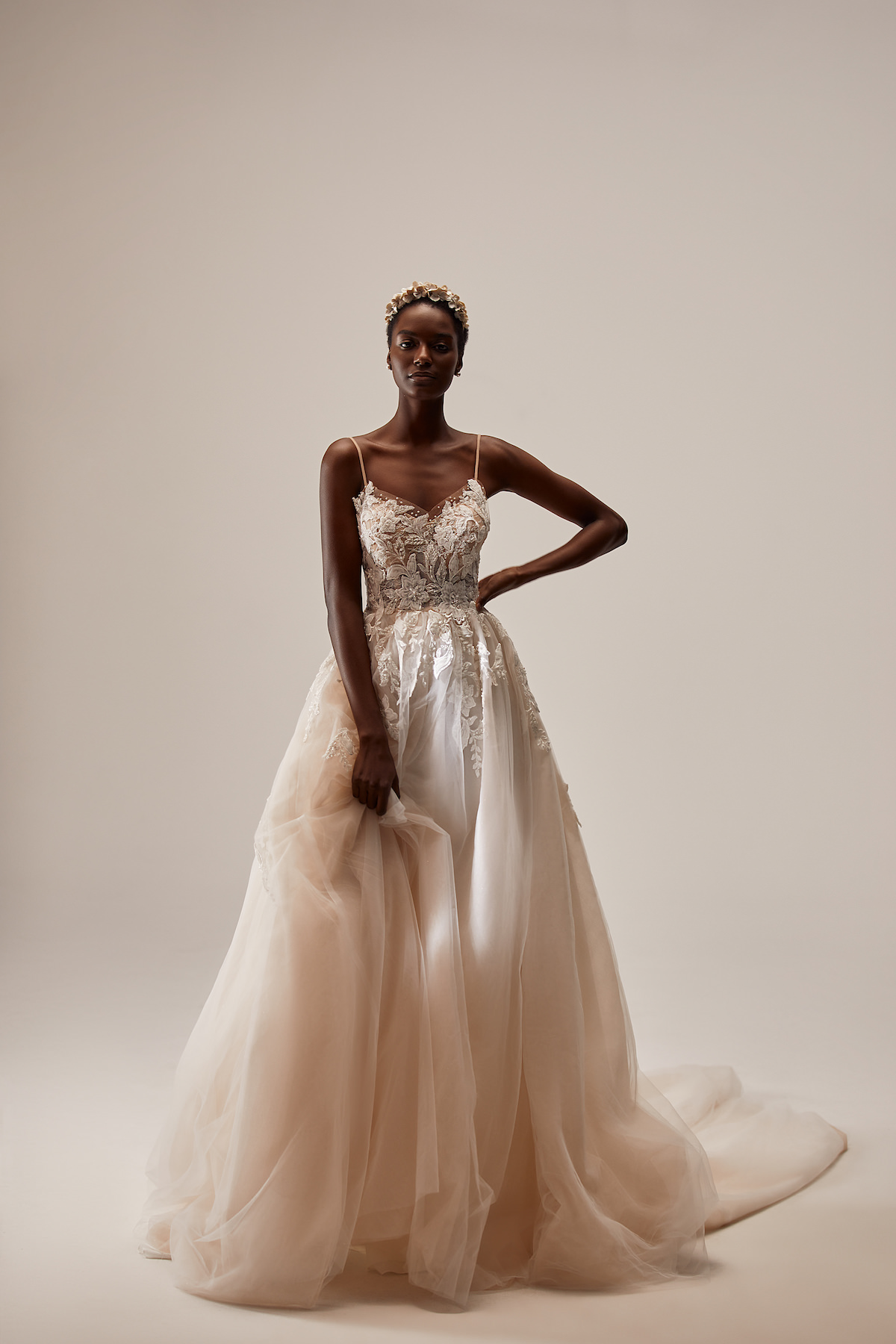 Lace and tulle Wedding Dress by Milla Nova - Carolina white lace