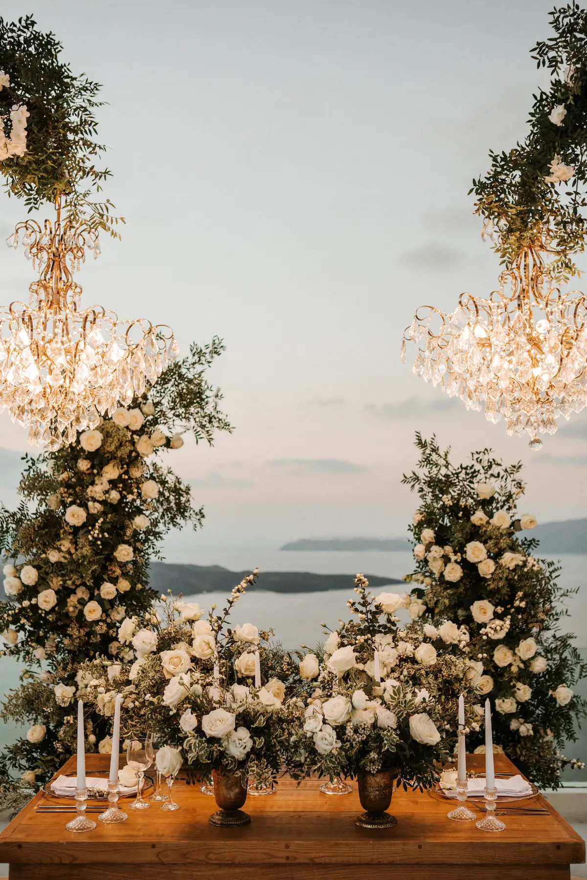 Luxury greenery wedding decor - Eva Rendl Photography