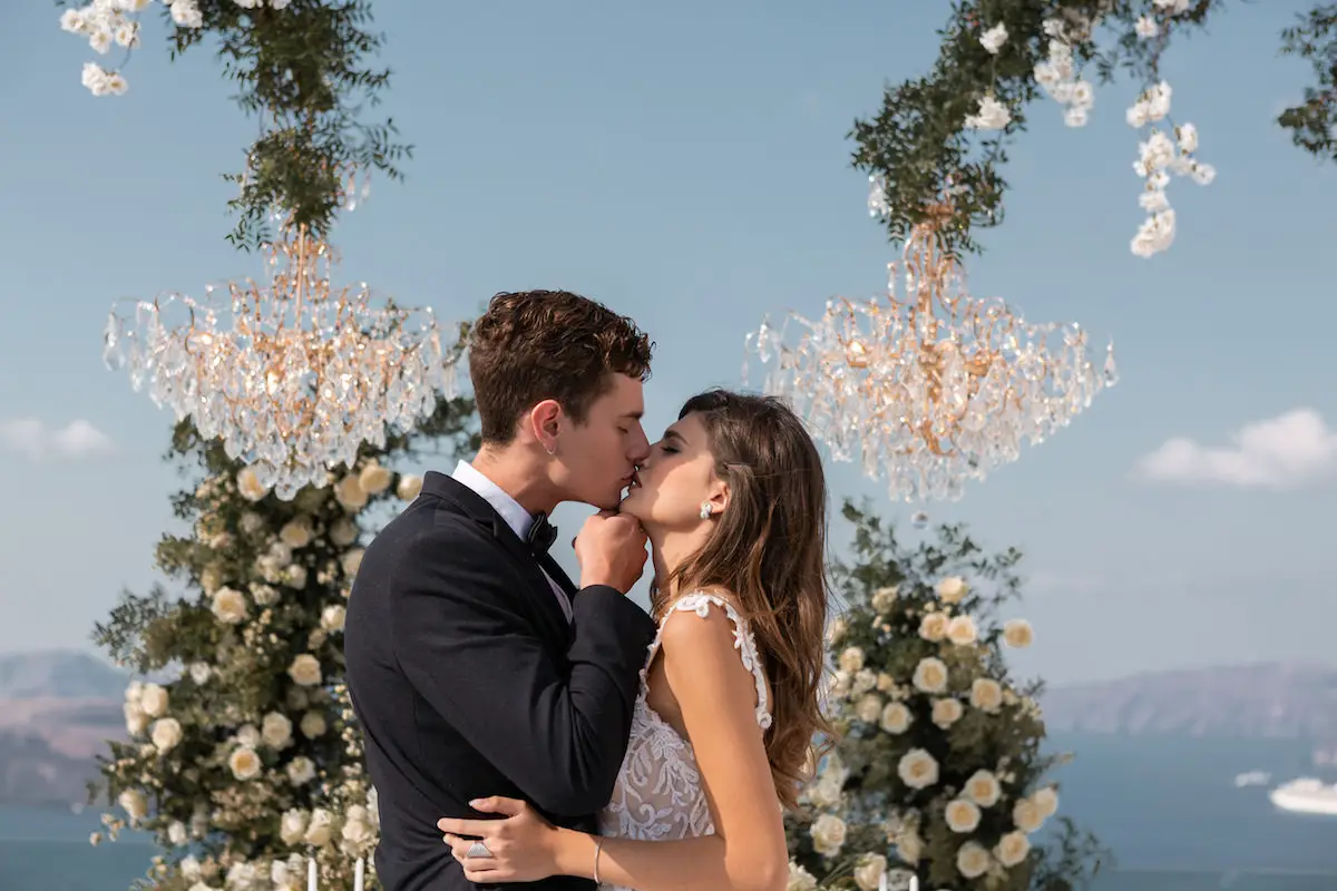 Spring wedding inspiration in Santorini - Eva Rendl Photography