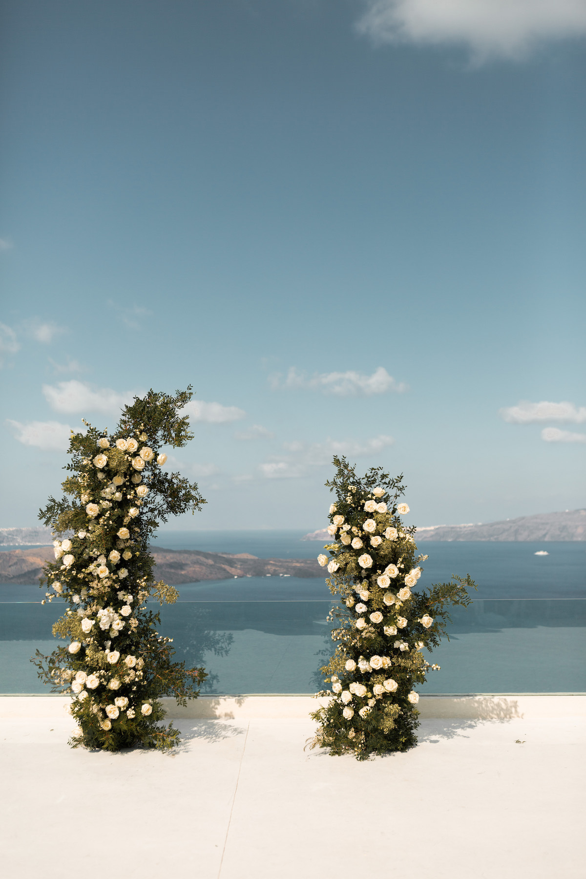 Wedding ceremony decor with greenery installation - Eva Rendl Photography