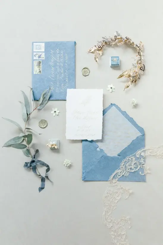Blue and gold wedding invitation suite - Isabella Rodríguez Photography