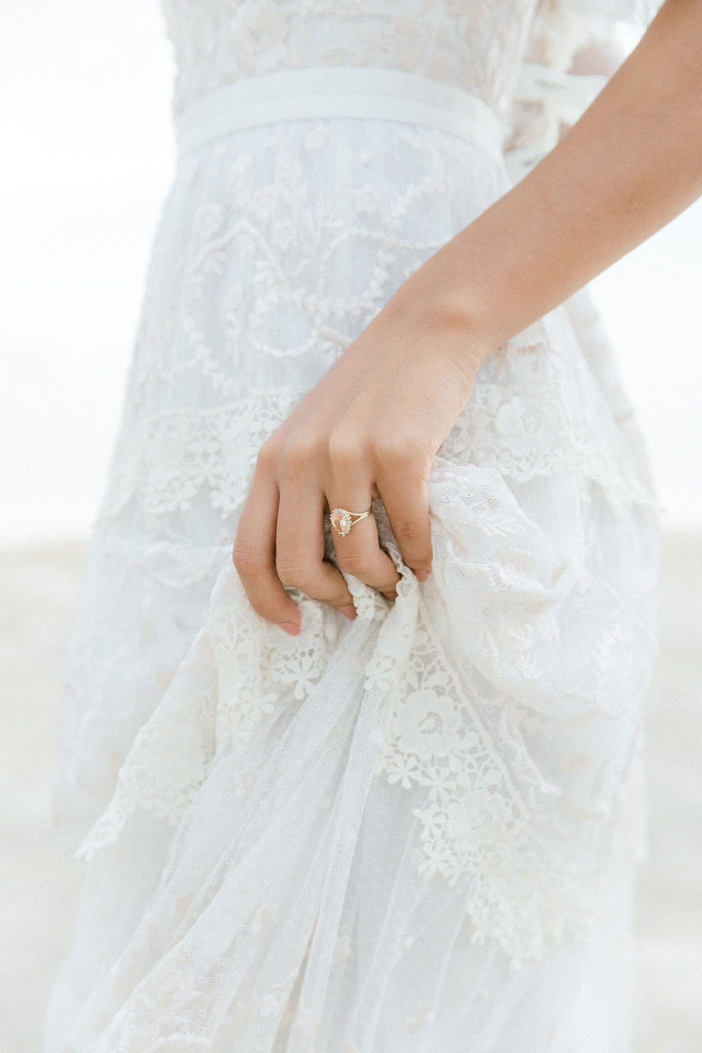 Ethereal beach wedding inspiration - Isabella Rodríguez Photography