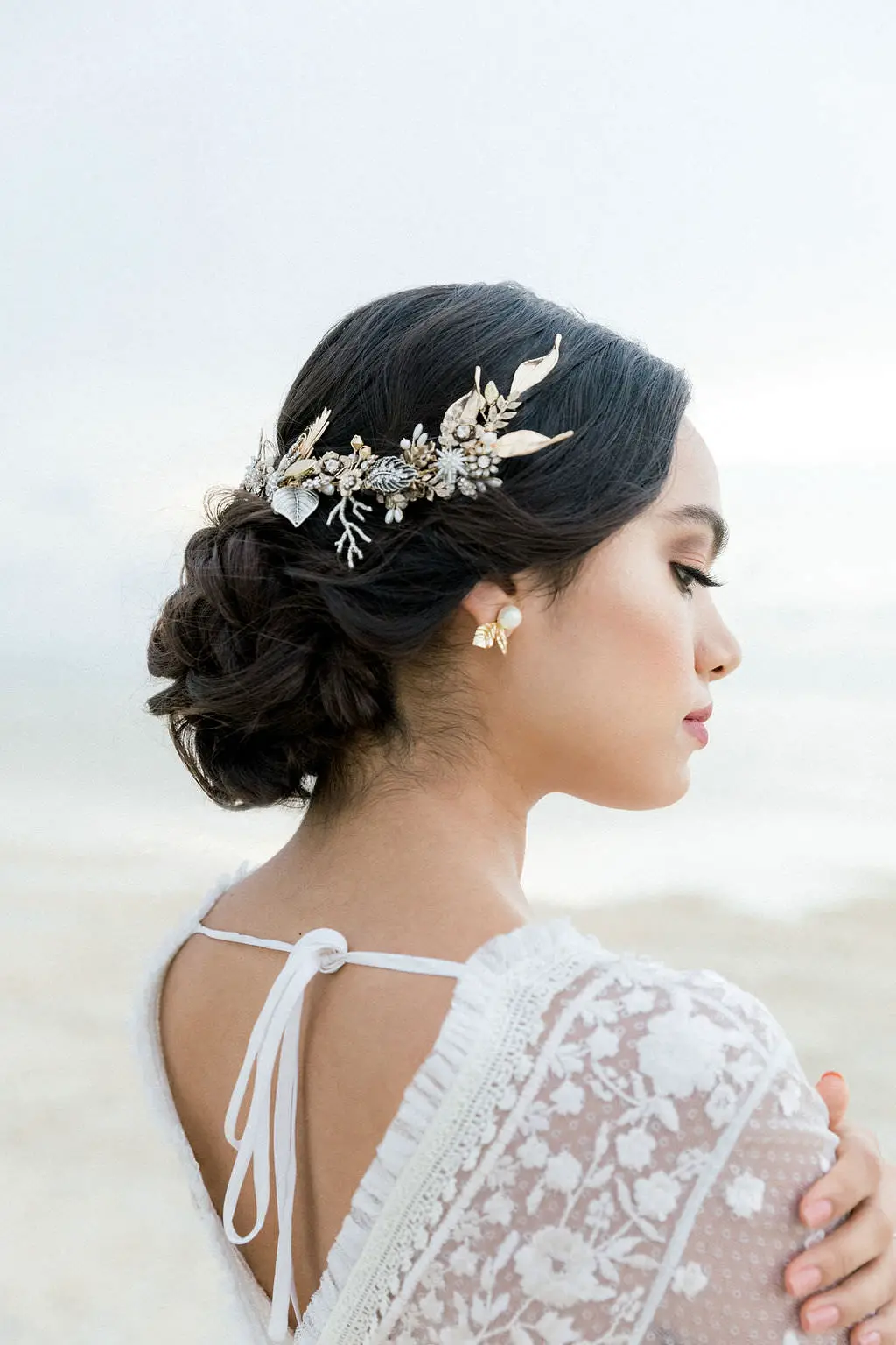 Gold wedding headpiece - Isabella Rodríguez Photography
